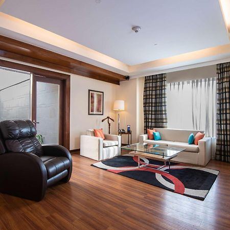 Hotel Doubletree By Hilton Gurgaon New Delhi Ncr Exterior foto
