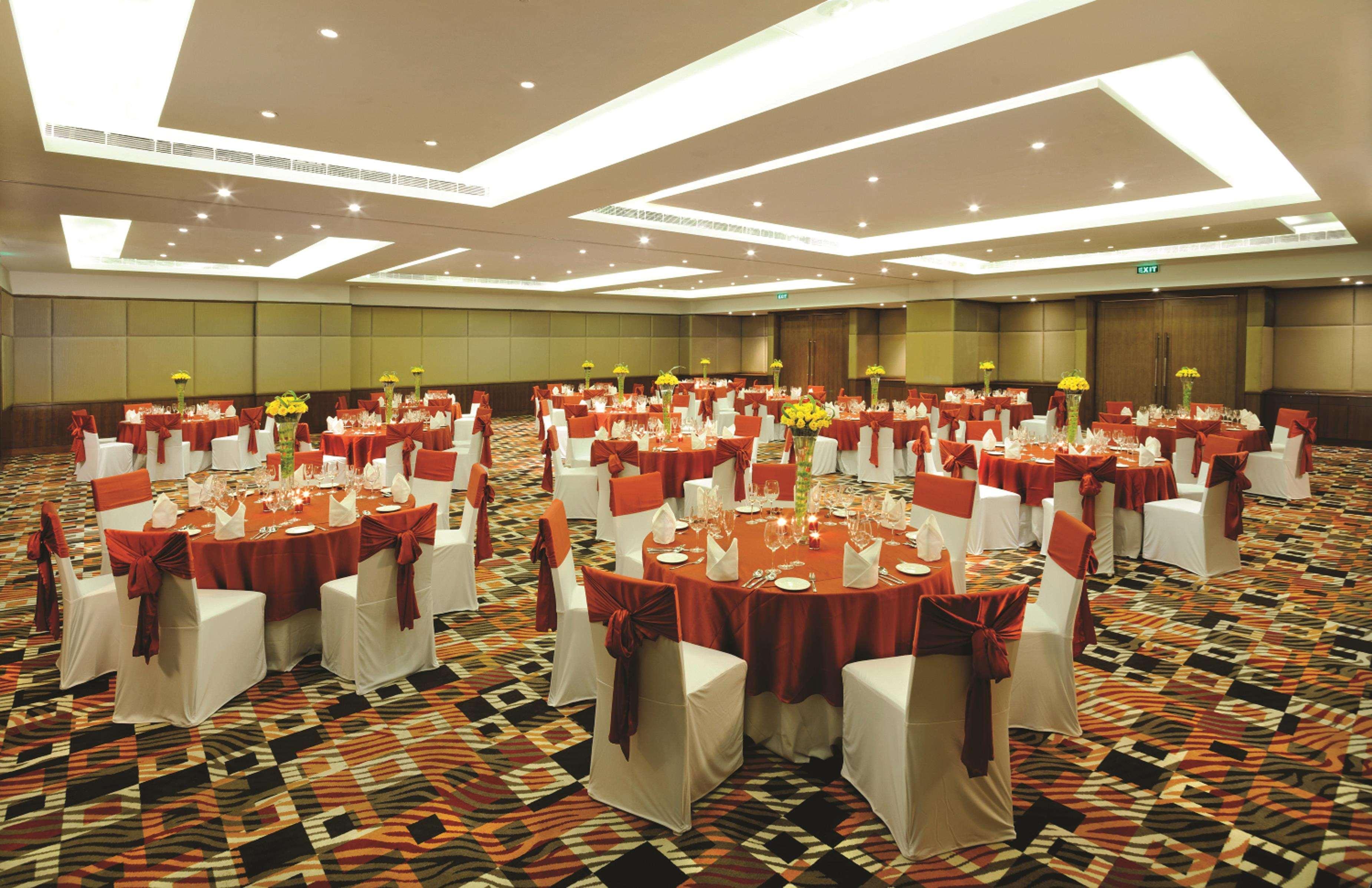 Hotel Doubletree By Hilton Gurgaon New Delhi Ncr Restaurant foto