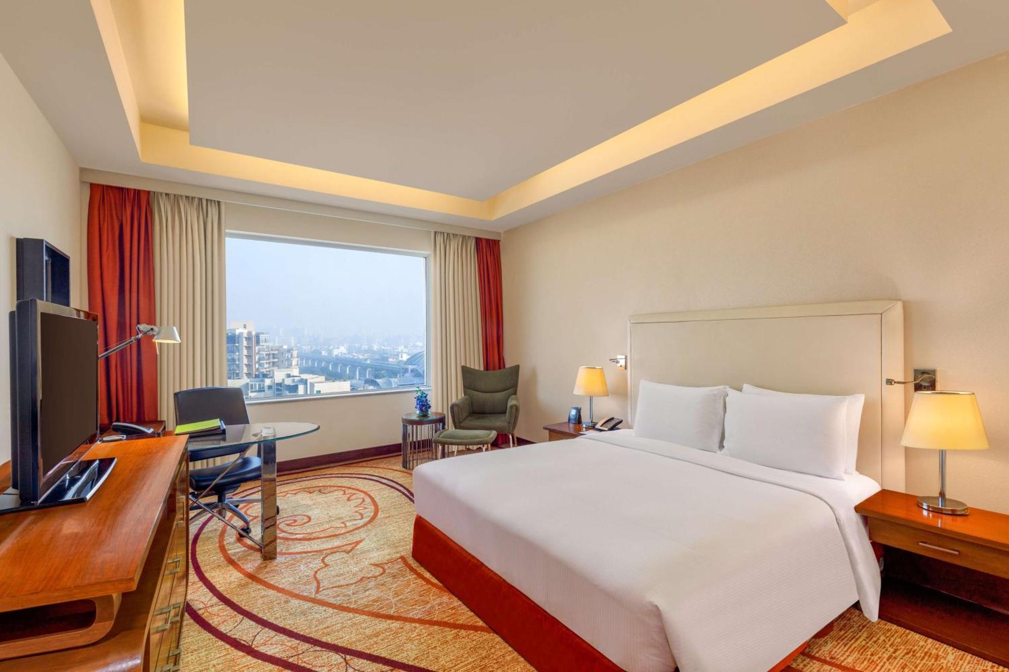 Hotel Doubletree By Hilton Gurgaon New Delhi Ncr Exterior foto